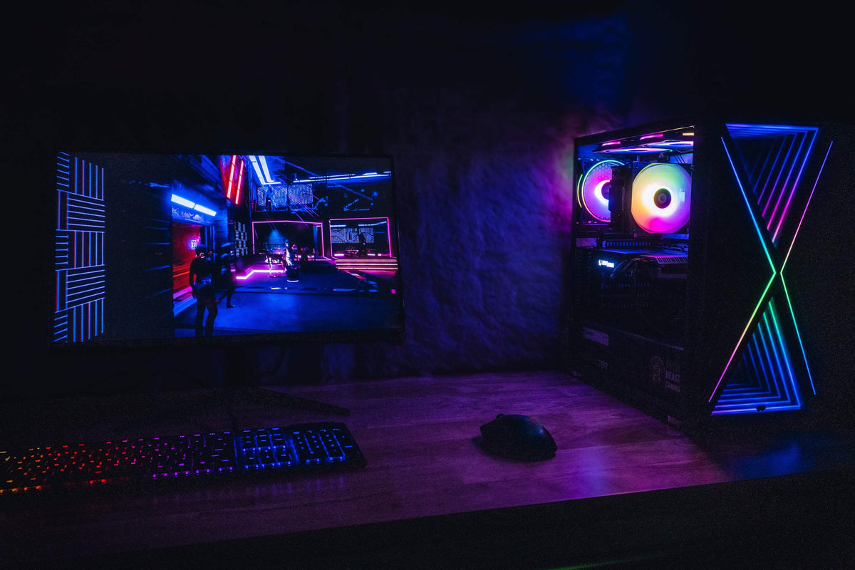 Setup gamer com PC e periféricos